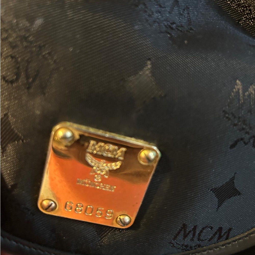 Backpack - Picture 3 of 11